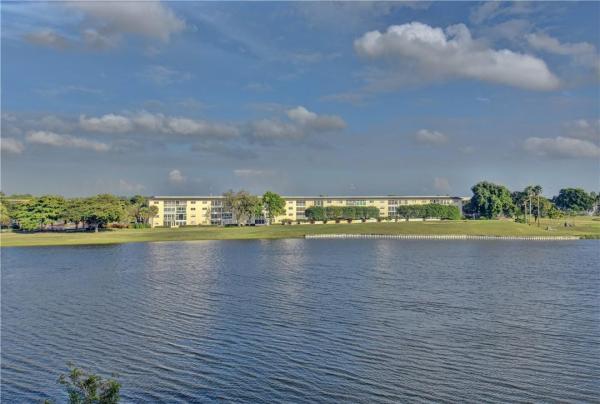 Portofino Village, 3204 Portofino Pt #N4, Coconut Creek, Florida 33066, image 1