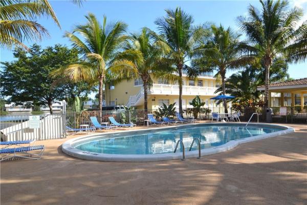 Azul At Kimberly Lake, 4051 NE 13th Ave #67-3, Oakland Park, Florida 33334, image 1