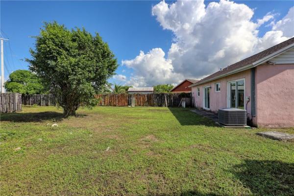 Leslie Patio Homes, 20420 NW 36th Ct, Miami Gardens, Florida 33056, image 2