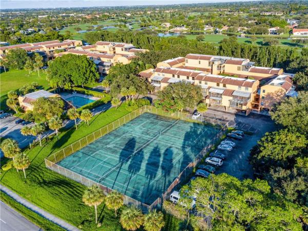 Lago West, 400 Commodore Dr #103, Plantation, Florida 33325, image 2