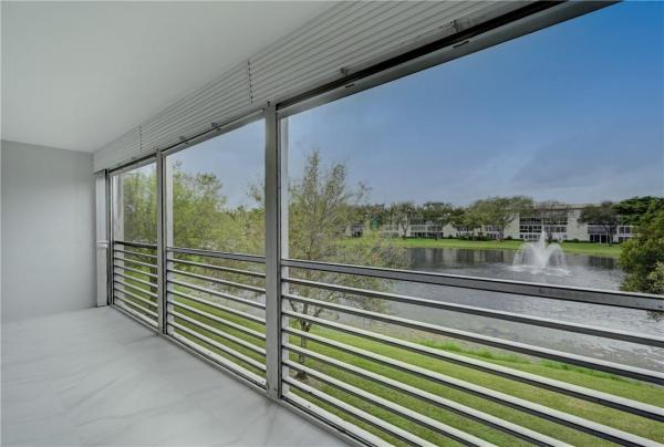 Lucaya Village, 2202 Lucaya Bnd #E3, Coconut Creek, Florida 33066, image 1