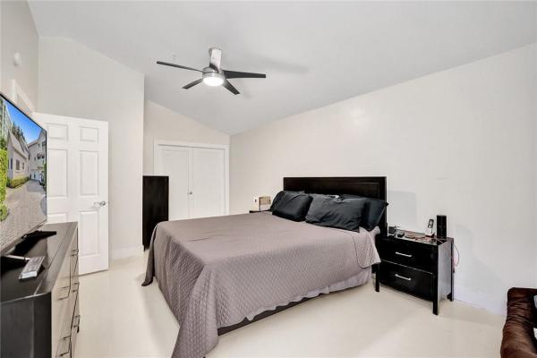 Riverbend Townhomes, 450 SW 5th Ave #3, Fort Lauderdale, Florida 33315, image 1