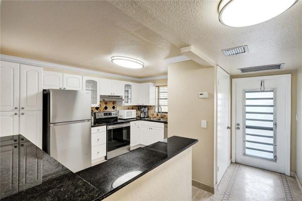 The Palms Of Deer Creek, 2410 Deer Creek Country Club Blvd #310-E, Deerfield Beach, Florida 33442, image 3