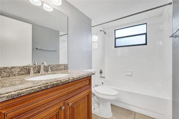Palm Beach Grande, 1525 Lake Crystal Dr #G, West Palm Beach, Florida 33411, image 3