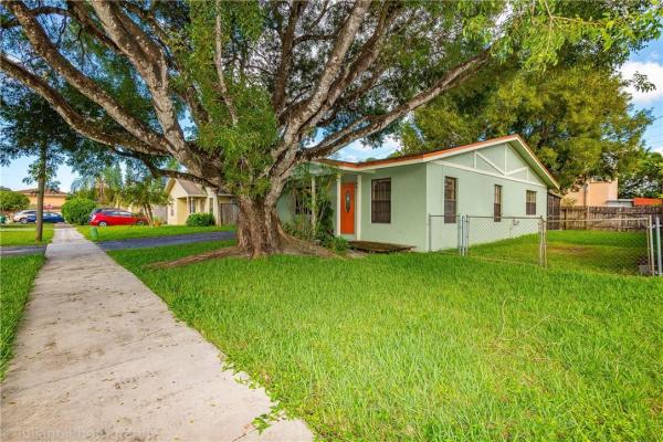 Briar Estates, 7761 NW 42nd St, Davie, Florida 33024, image 2
