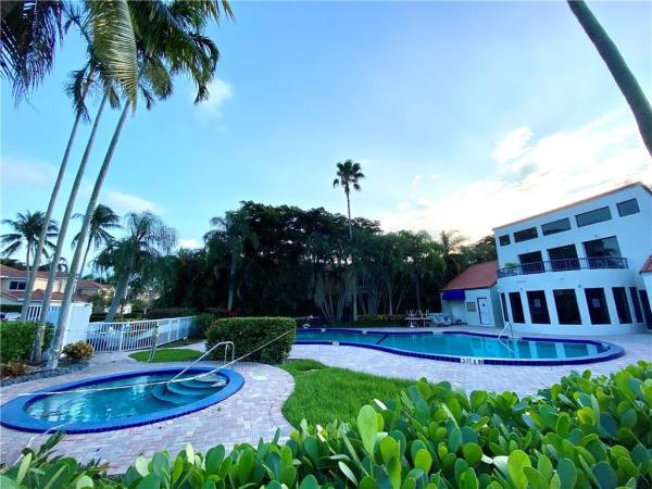 Spinnaker Bay, 21085 NE 34th Ave #402-1, Aventura, Florida 33180, image 3