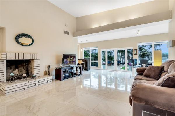 North Bay Island, 7811 Beachview Dr, North Bay Village, Florida 33141, image 2
