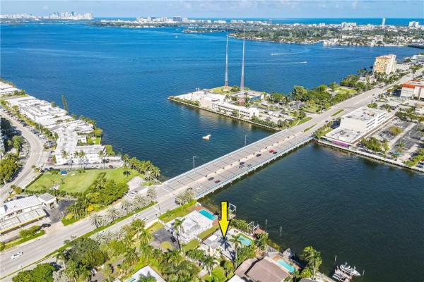 North Bay Island, 7811 Beachview Dr, North Bay Village, Florida 33141, image 1