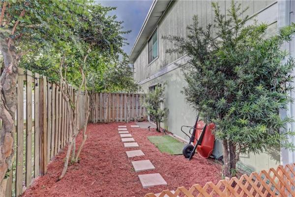 Society Hill Cannongate, 814 Hill Dr #H, West Palm Beach, Florida 33415, image 2