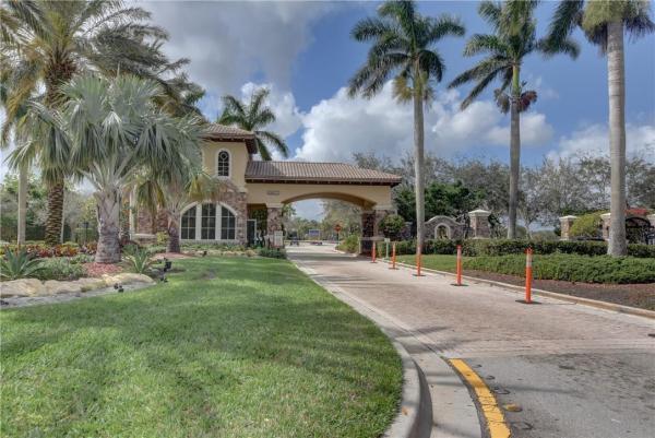 Cypress Pointe At Heron Bay, 8051 NW 128th Ln #15-B, Parkland, Florida 33076, image 2
