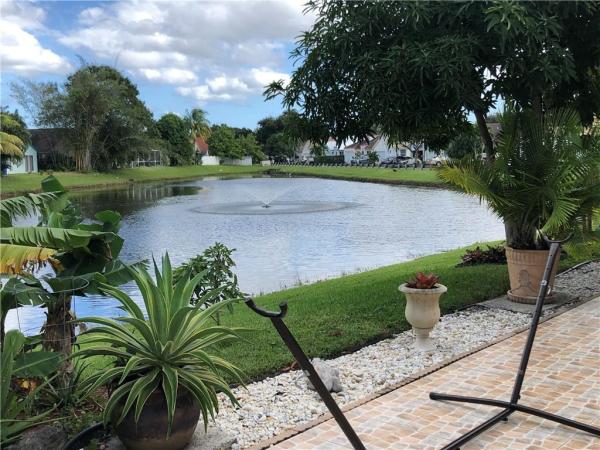 Hunter Glen, 1348 W Glen Oak Rd, North Lauderdale, Florida 33068, image 3