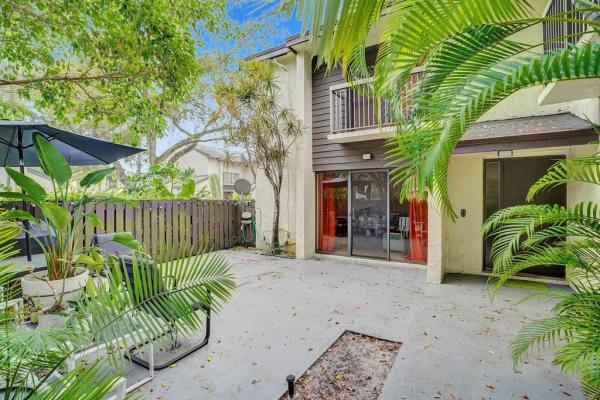 Karanda Village 1, 3663 Cocoplum Cir #34132, Coconut Creek, Florida 33063, image 1