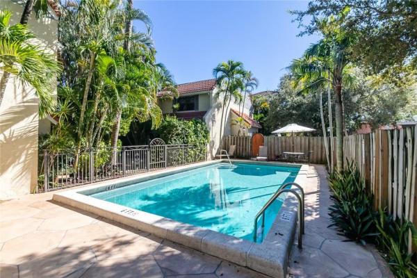 Southport Townhomes, 1415 Miami Rd #A, Fort Lauderdale, Florida 33316, image 2