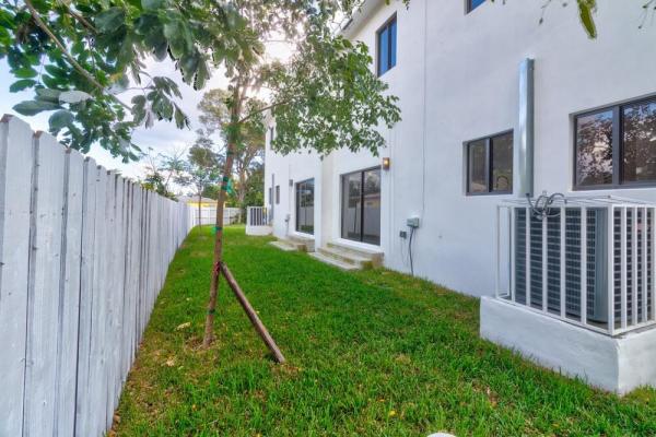 307 NW 11th St #B, Fort Lauderdale, Florida 33311, image 1