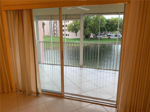 Sunrise Lakes 4, 2603 NW 103rd Ave #206, Sunrise, Florida 33322, image 1