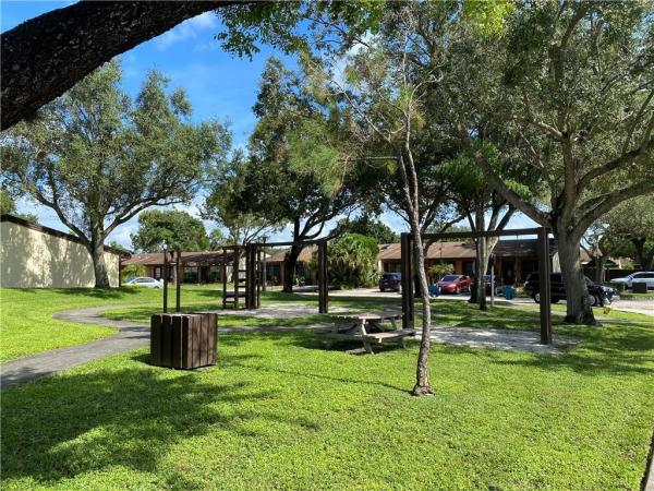 Cedarwoods At Pembroke Lakes, 2350 E Poinsettia Ct 0, Pembroke Pines, Florida 33026, image 1