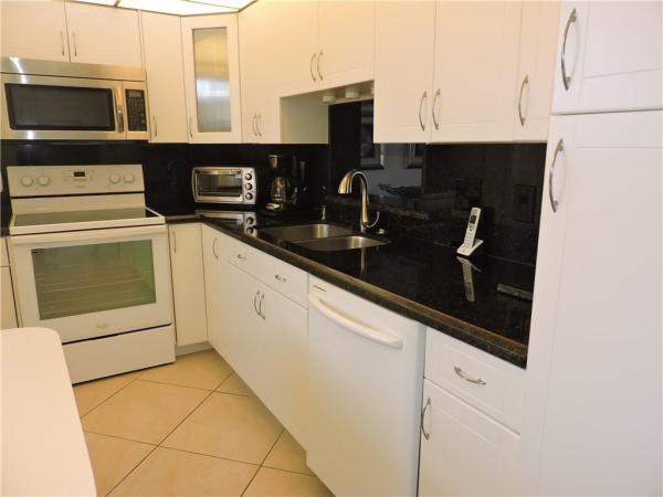 Meadowbrook Lakes, 1024 SE 4th Ave #304, Dania Beach, Florida 33004, image 1