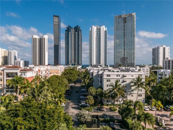 Golden Bay Club, 17050 N Bay Rd #809, Sunny Isles Beach, Florida 33160, image 2