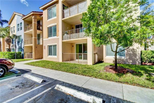 Mirabella Villas, 1307 Villa Ln, Boynton Beach, Florida 33435, image 2