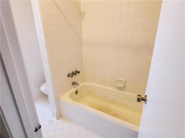 Lakebridge Townhomes, 3 SW 3rd St, Pompano Beach, Florida 33060, image 2
