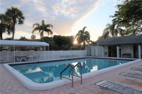Karanda Village 4, 3895 N Carambola Cir #29128, Coconut Creek, Florida 33066, image 1
