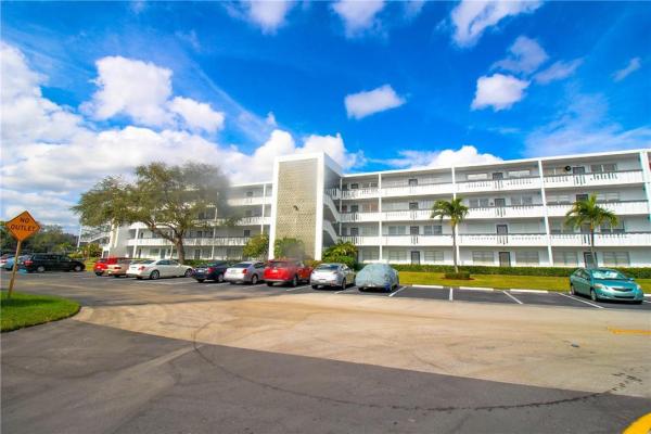 Oakridge, 2064 Oakridge F, Deerfield Beach, Florida 33442, image 2