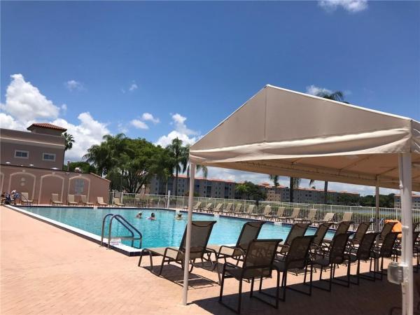 Huntington Pointe, 6112 Huntwick Ter #204, Delray Beach, Florida 33484, image 2