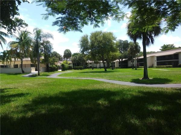Hidden Woods Of Deer Creek, 225 Deer Creek Blvd #907, Deerfield Beach, Florida 33442, image 2