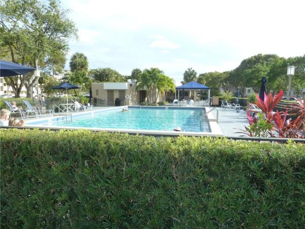 The Palms Of Deer Creek, 2440 Deer Creek Country Club Blvd #302-C, Deerfield Beach, Florida 33442, image 2