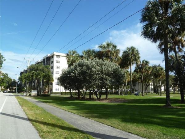 The Palms Of Deer Creek, 2430 Deer Creek Country Club Blvd #107-2, Deerfield Beach, Florida 33442, image 2