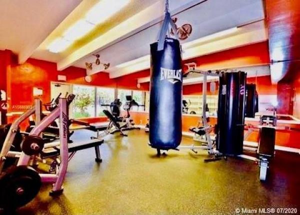 Bravura, 3101 N Country Club Dr #511, Aventura, Florida 33180, image 2