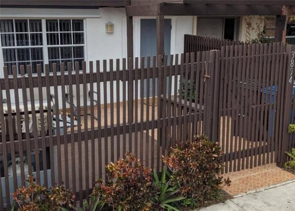 Hollywood Gardens, 3894 Farragut St, Hollywood, Florida 33021, image 1