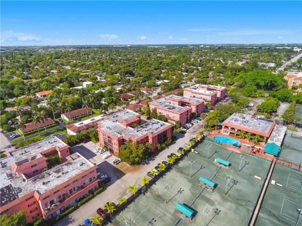 Tennis Club Johnston, 660 Tennis Club Dr #401, Fort Lauderdale, Florida 33311, image 1