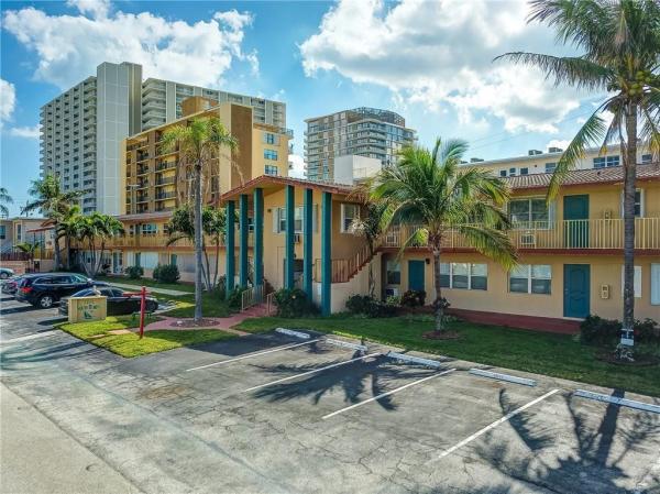 South Winds, 3212 NE 8th Ct #18, Pompano Beach, Florida 33062, image 1