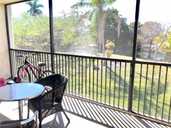 Hammocks Lake Forest, 1719 Hammock Blvd #204, Coconut Creek, Florida 33063, image 1