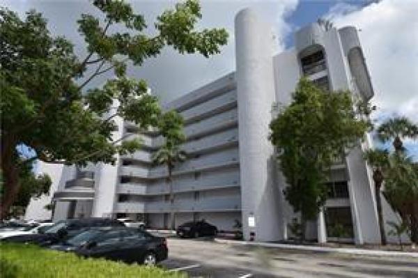 1650 NE 115th St #609, Unincorporated Dade County, Florida 33181, image 1