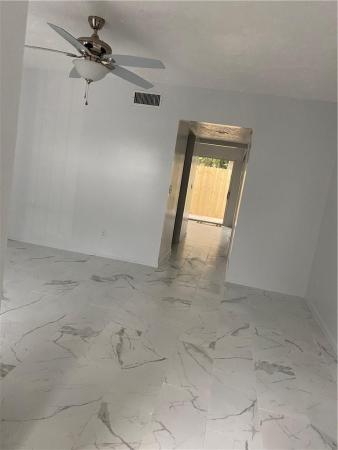 Park Place Townhomes, 5090 Elmhurst Rd #B, West Palm Beach, Florida 33417, image 3