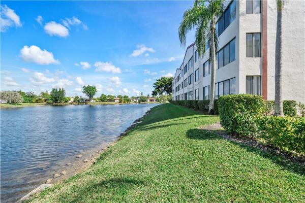 Belfort, 9675 N Belfort Cir #201, Tamarac, Florida 33321, image 1