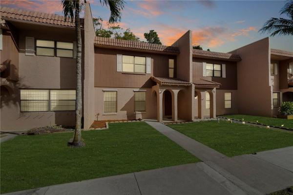 Valencia Village, 43 Madrid Ln #6-16, Davie, Florida 33324, image 2