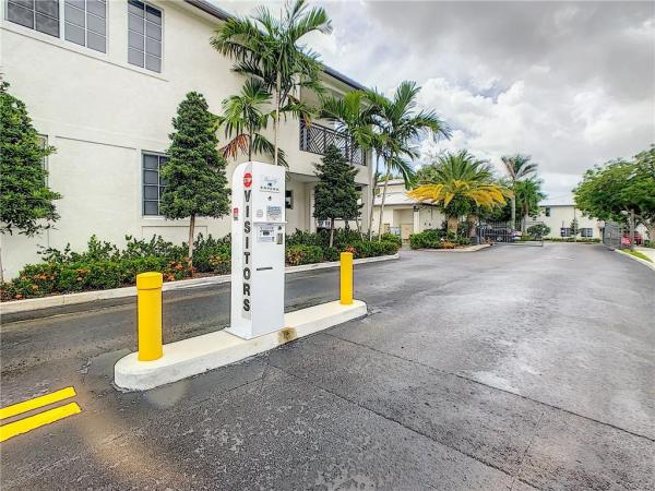 Atlantic East Townhomes, 120 SE 7th Ave, Pompano Beach, Florida 33060, image 1