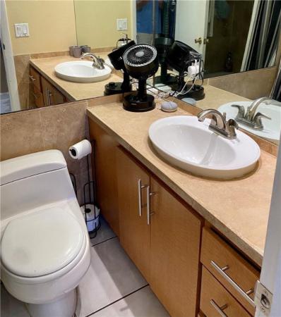 Azul At Kimberly Lake, 4050 NE 12th Ter #20-1, Oakland Park, Florida 33334, image 1