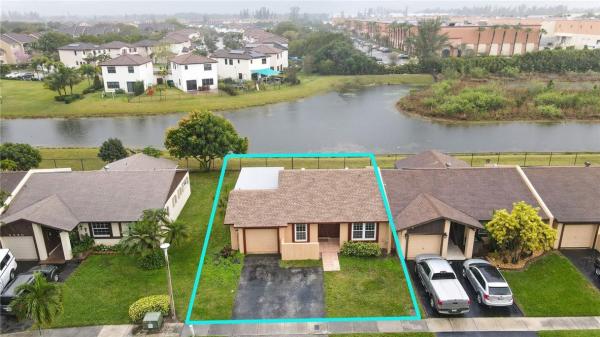 9390 S Meadows Cir, Miramar, Florida 33025, image 2