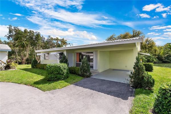 Sheridan Lakes Houses, 2400 Emerson Cir #182, Hollywood, Florida 33021, image 2
