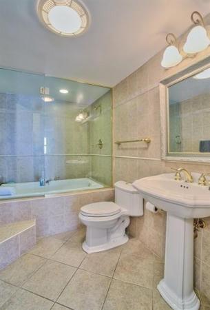 The Hampton Beach Club, 1800 S Ocean Blvd #1201, Lauderdale By The Sea, Florida 33062, image 1