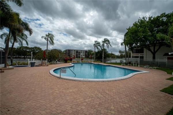 The Provinces Of Pierpointe At Pembroke Lakes, 11537 NW 10th St, Pembroke Pines, Florida 33026, image 1
