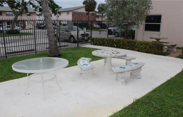 Northeast Heights, 281 NE 40th St #3, Oakland Park, Florida 33334, image 1