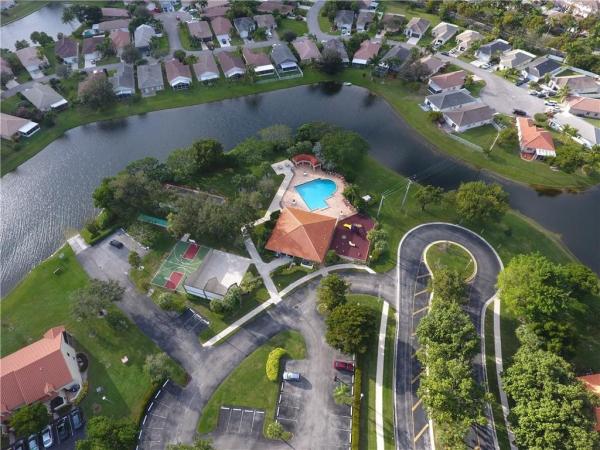 Embassy Square, 2010 Congressional Way, Deerfield Beach, Florida 33442, image 1