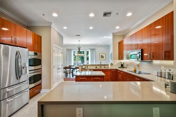 Valencia At Wilton Manors, 846 NE 22nd Dr, Wilton Manors, Florida 33305, image 2