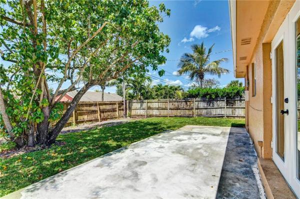 Floral Park Lantana, 6859 Westview Dr, Lake Worth, Florida 33462, image 1