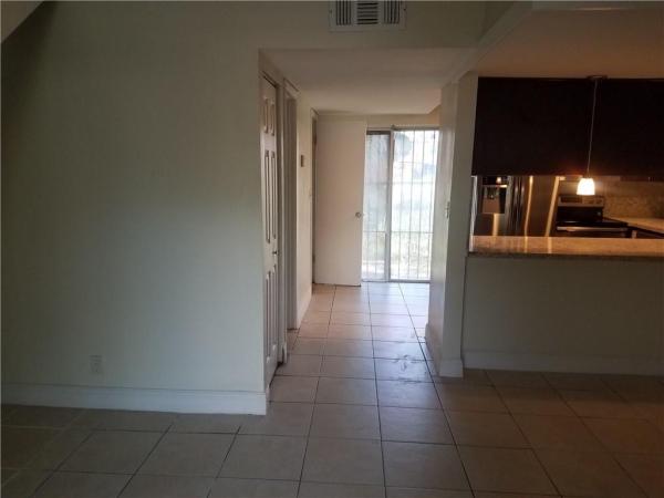 Town & Country, 3734 NW 21st St #304, Lauderdale Lakes, Florida 33311, image 3